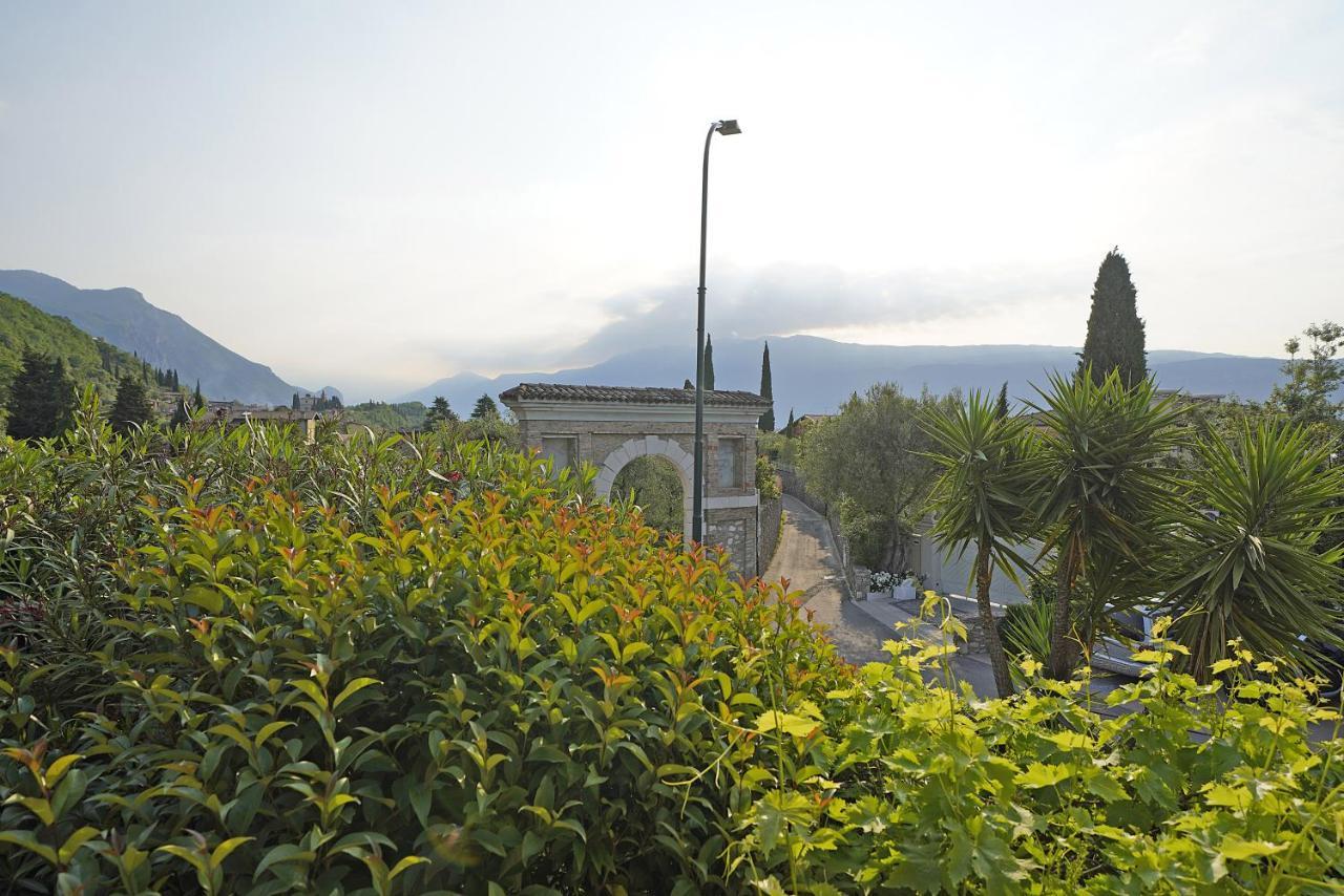 Villa Bouganville Toscolano Maderno Exterior photo
